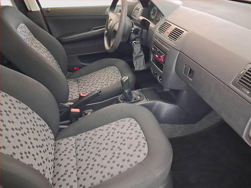 Škoda Fabia (2007) Ambiente 1.4 16V, Serv.kniha - fotka 9 z 16