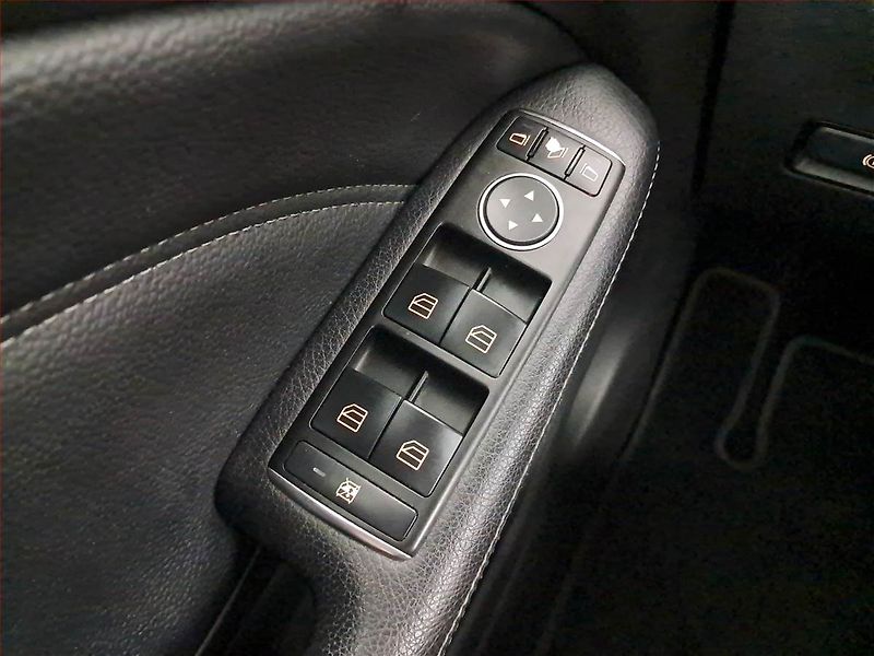 Mercedes-Benz Třídy B (2012) B 200, Automat, Serv.kniha - fotka 19 z 19