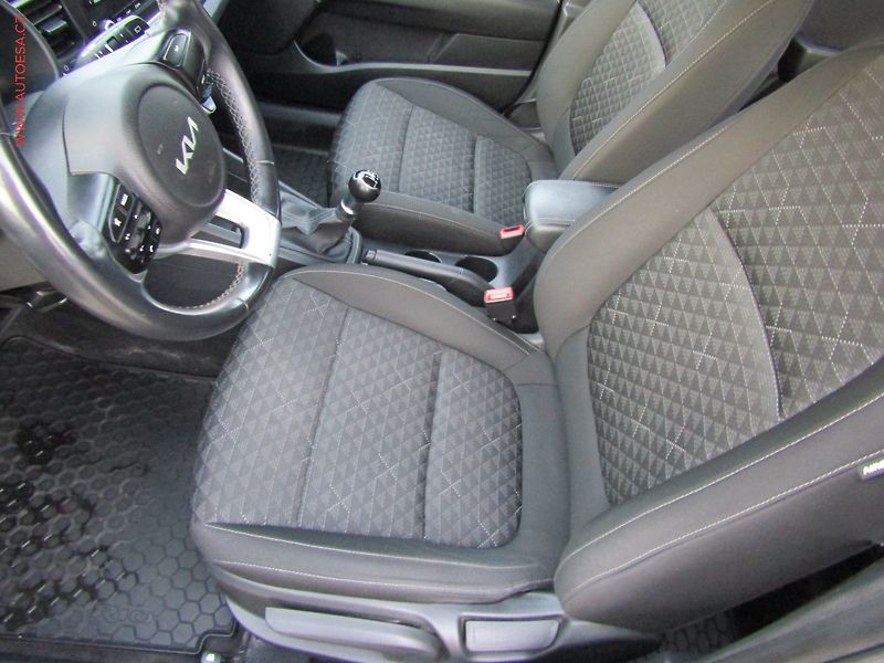 Kia Rio (2022) 1.2i, ČR, AC - fotka 9 z 16