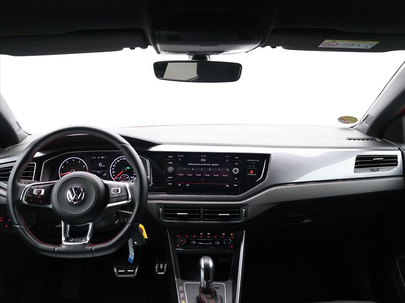 Volkswagen Polo 2,0 TSI GTI 147kW DSG LED Beat - fotka 26 z 33