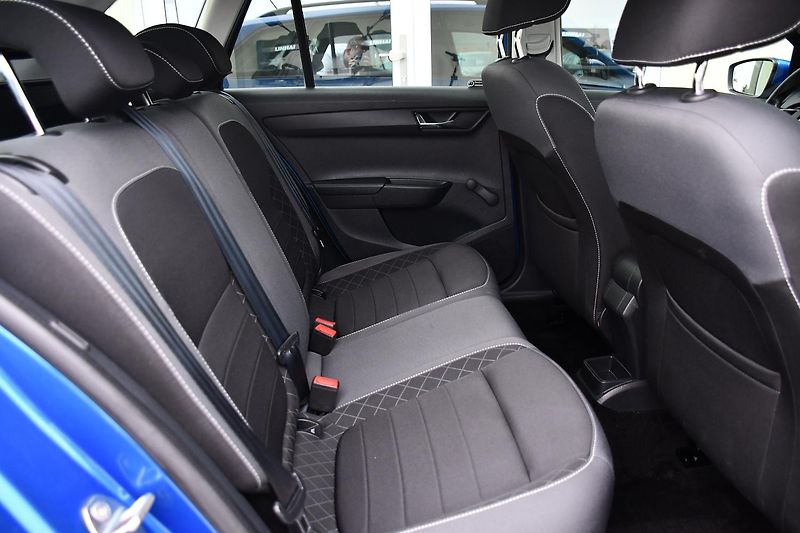 Škoda Fabia 1.0TSi 70kW AMBITION 1M ČR - fotka 21 z 33