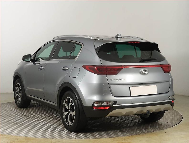 Kia Sportage (2019) 1.6 T-GDI, 4X4, ČR,1.maj - fotka 4 z 21