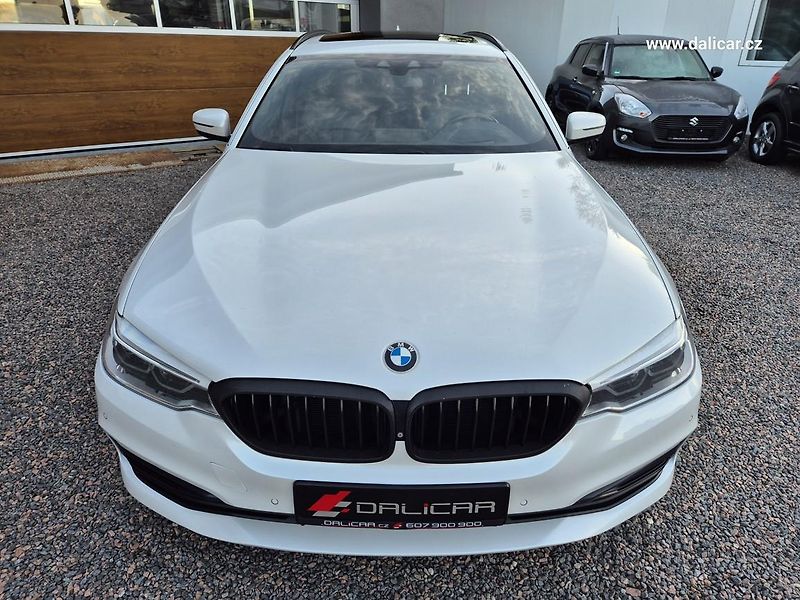 BMW Řada 5 (2017) 530d 195KW xDRIVE MSPORT Line - fotka 15 z 50