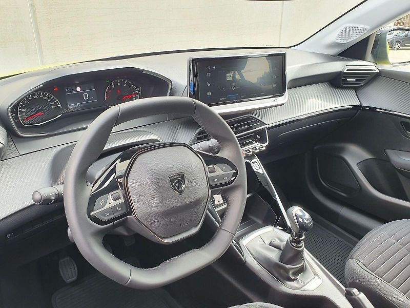 Peugeot 208 (2026) STYLE 1.2 TURBO 100k MAN6 - fotka 12 z 16