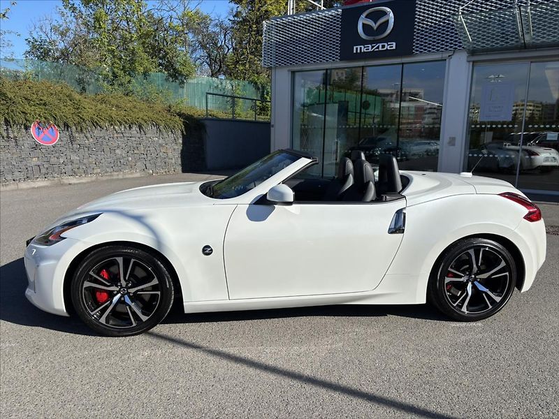 Nissan 370 Z 3,7 i Premium 1.ČR TOP STAV - fotka 2 z 49