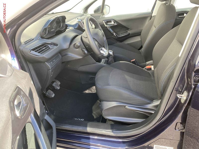 Peugeot 208 (2018) 1.2 PT, Signature - fotka 9 z 16