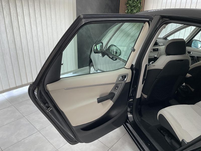 Citroën C4 Picasso 1.8 i LPG AC  REZERVACE  - fotka 16 z 25