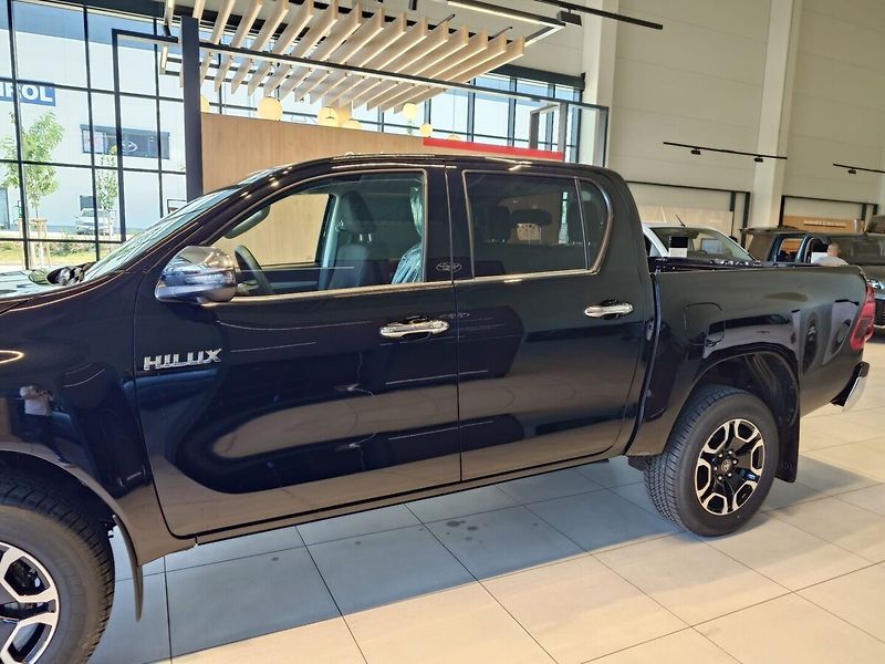 Toyota Hilux Executive MHEV - fotka 4 z 11