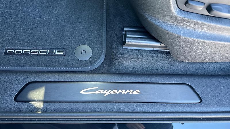 Porsche Cayenne E-Hybrid Black Edition - fotka 19 z 25