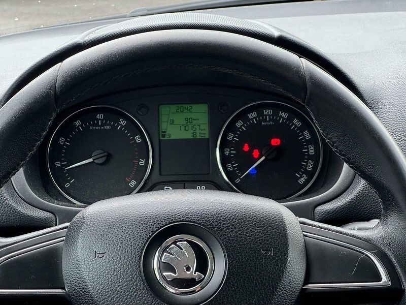 Škoda Fabia (2014) Elegance 1.2 TSI 63kW - fotka 17 z 29