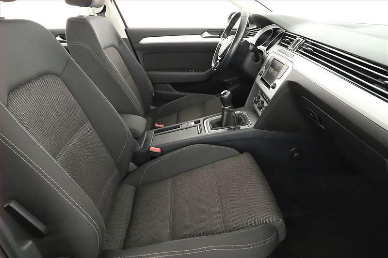 Volkswagen Passat (2015) Comfortline 2.0 TDI - fotka 7 z 18