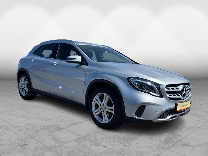 Mercedes-Benz GLA 180 i - fotka 6 z 25