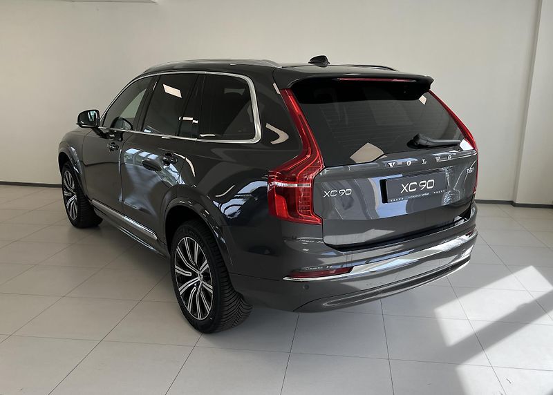 Volvo XC90 (2024) PLUS - fotka 2 z 10