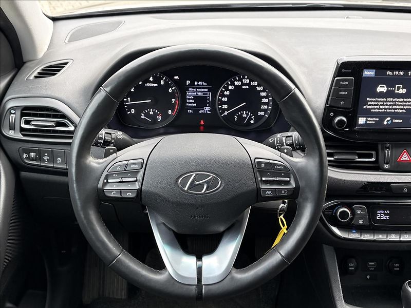 Hyundai i30 1,5 T-GDi MHEV  Smart - fotka 14 z 17