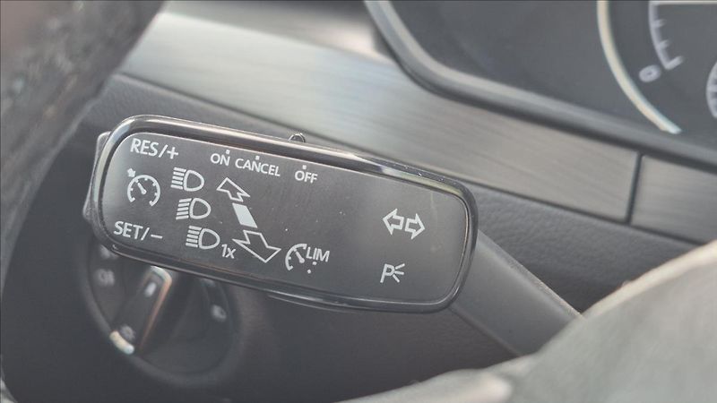 Škoda Superb 2,0 TDi 140 KW DSG STYLE ČR - fotka 20 z 25
