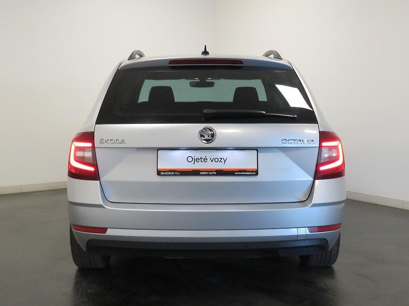 Škoda Octavia - fotka 6 z 26