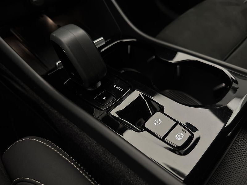 Volvo XC40 T5 RECHARGE CZ - fotka 31 z 48