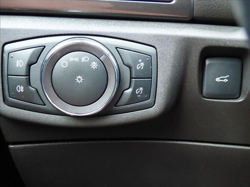 Ford Mondeo 2,0 LED,Navi,Titanium servis - fotka 15 z 72