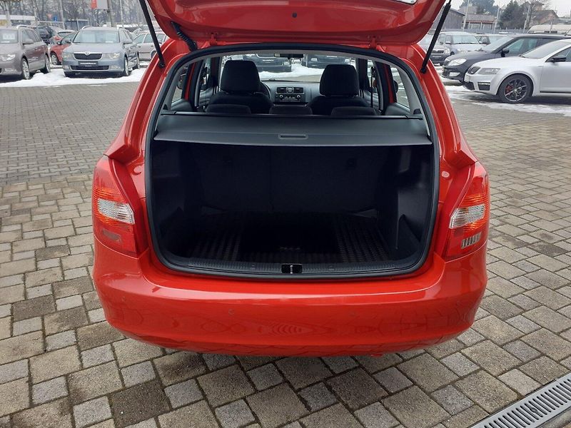 Škoda Fabia (2014) KOMBI 1.2 TSi  AMB - fotka 15 z 33