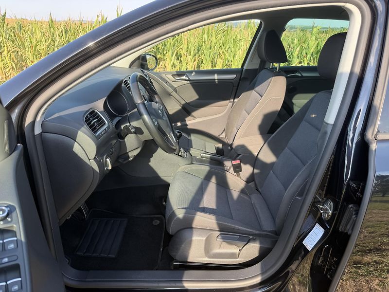 Volkswagen Golf (2011) VI 1,4i16V STYLE 1 MAJITEL - fotka 18 z 66
