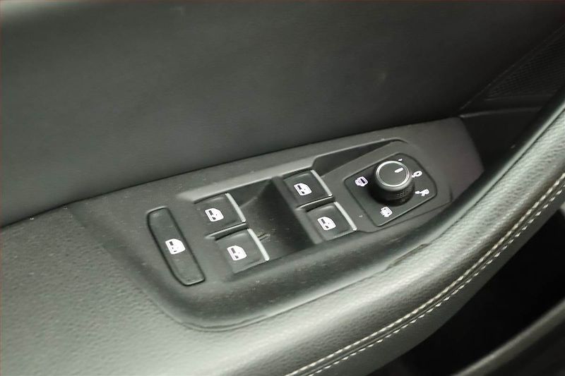 Volkswagen Passat (2019) R-Line 2.0 TDI, 4X4, Automat - fotka 12 z 19