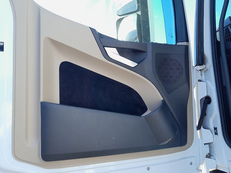 Mercedes-Benz Actros 1851 LowDeck / Mega - fotka 12 z 32
