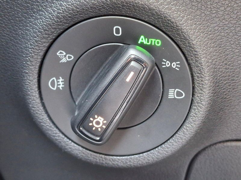 Škoda Karoq (2023) Sportline DSG 1,5TSi 110kW - fotka 32 z 35