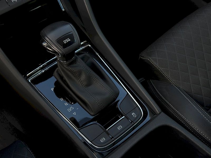 Škoda Karoq (2021) 1.5 TSI 110 kW DSG Style Plus - fotka 12 z 24