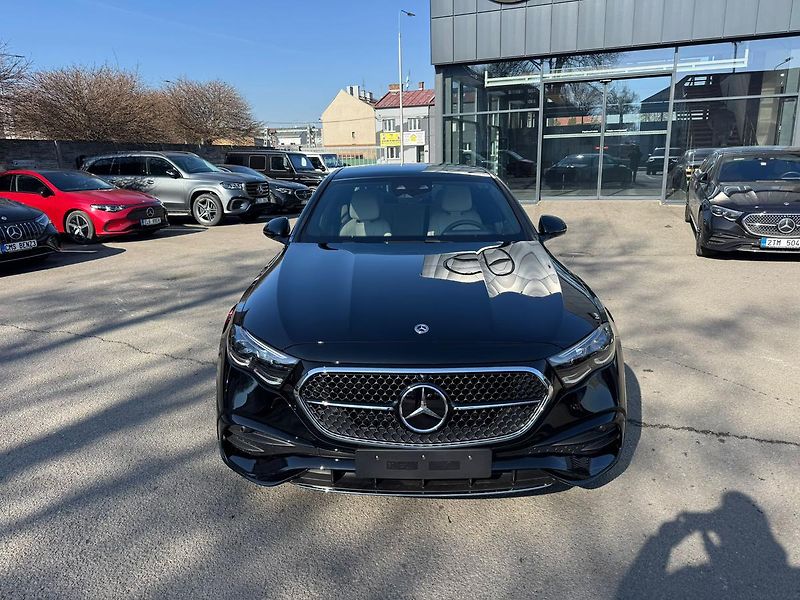 Mercedes-Benz Třídy E (2026) E 220 d 4MATIC - fotka 2 z 27