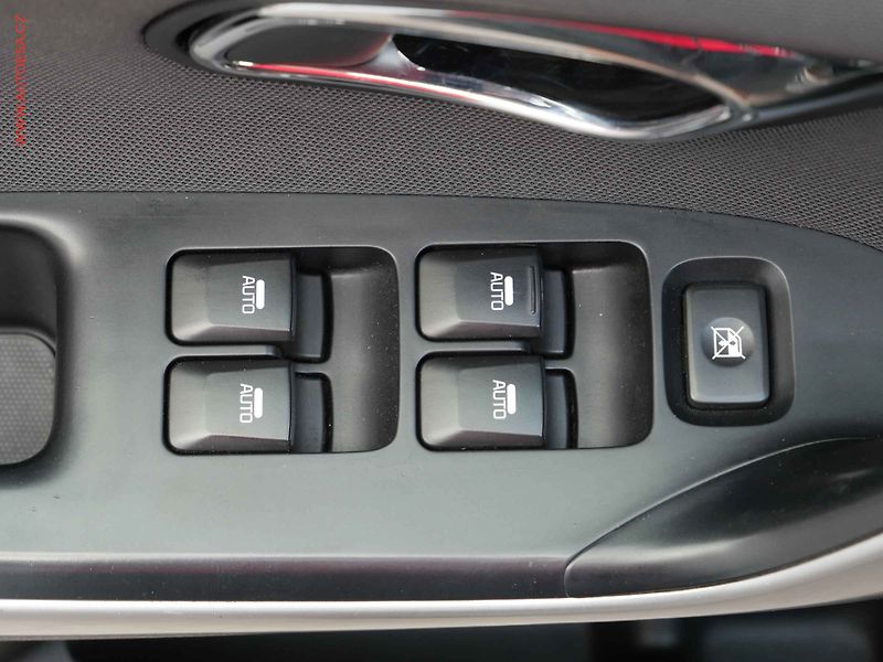 Kia Ceed (2012) 1.4i, ČR, AC, tempo - fotka 11 z 16