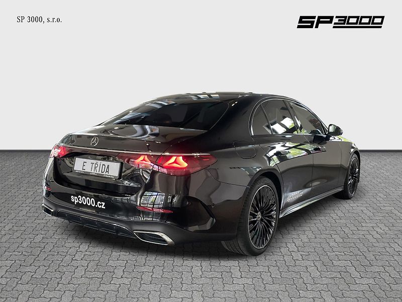 Mercedes-Benz Třídy E 220d 4Matic AMG - fotka 5 z 28