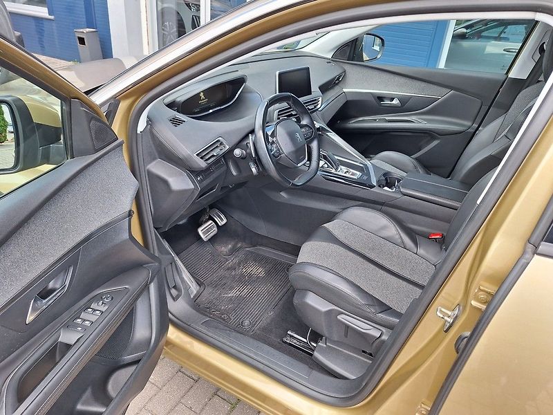 Peugeot 3008 (2017) ALLURE 1,6 BHDi 120k EAT6 - fotka 13 z 18