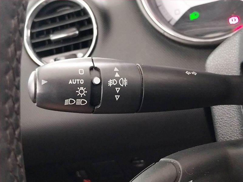 Peugeot 308 (2008) 1.6 HDi, po STK, jezdí výborně - fotka 19 z 21