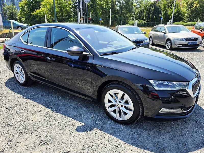 Škoda Octavia 2.0TDI 110KW DSG STYLE+ MATRIX - fotka 7 z 39