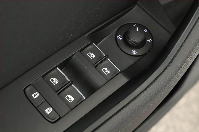 Škoda Superb (2022) Laurin&Klement 2.0 TDI - fotka 12 z 25