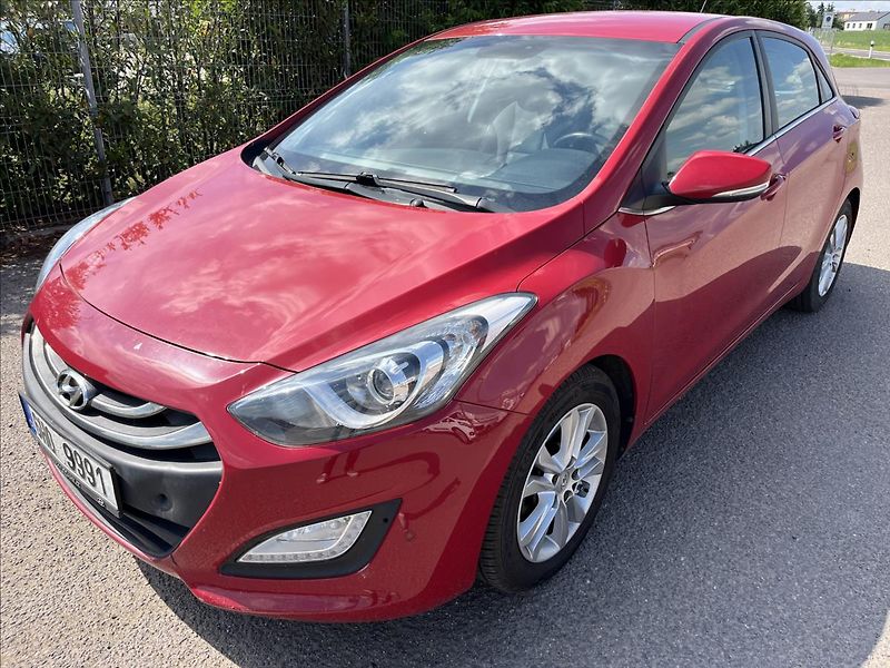 Hyundai i30 1,6 CRDi ČR ALU KAMERA 2x KOLA - fotka 1 z 32
