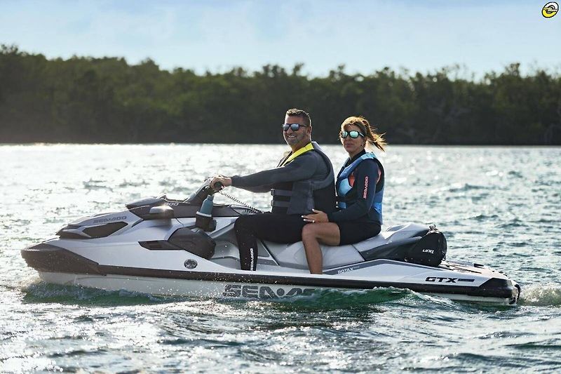 Sea Doo (2027) GTX LTD 3-up 350hp iDF Audio p - fotka 5 z 5