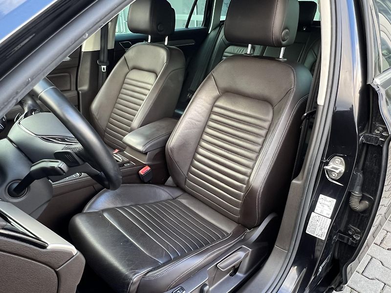 Volkswagen Passat (2016) 2.0TDI, 4motion, Automat DSG - fotka 14 z 41