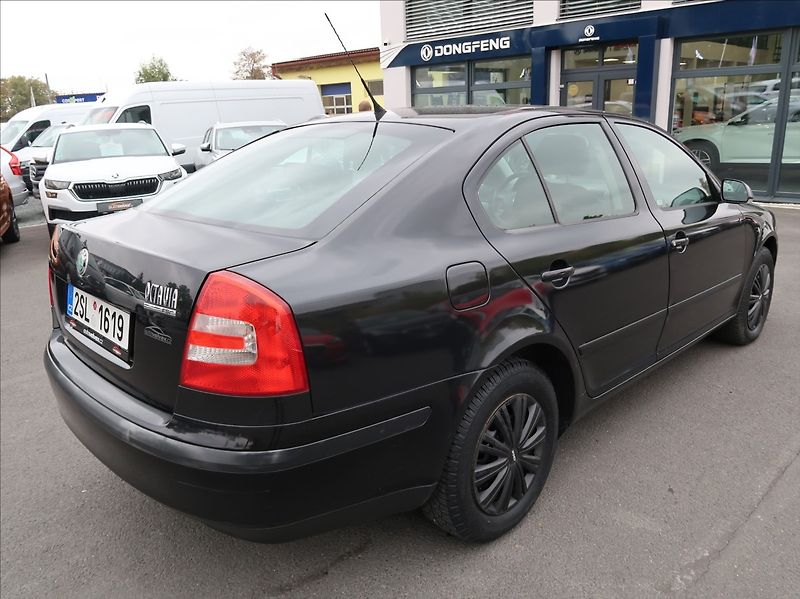 Škoda Octavia 1,6 FSi,85kW,NovéČR,klima - fotka 3 z 19