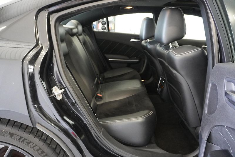 Dodge Charger 6.4 HEMI SRT 8 AUTOMAT - fotka 39 z 39