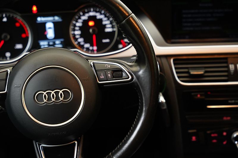Audi A4 - fotka 17 z 27
