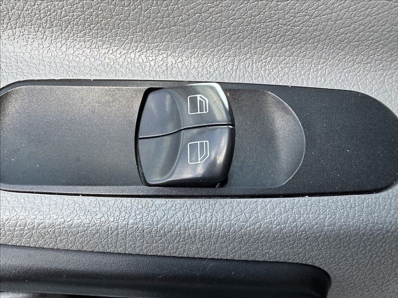 Volkswagen Crafter 2,0 TDI 100kW L2H1 tažné - fotka 29 z 50