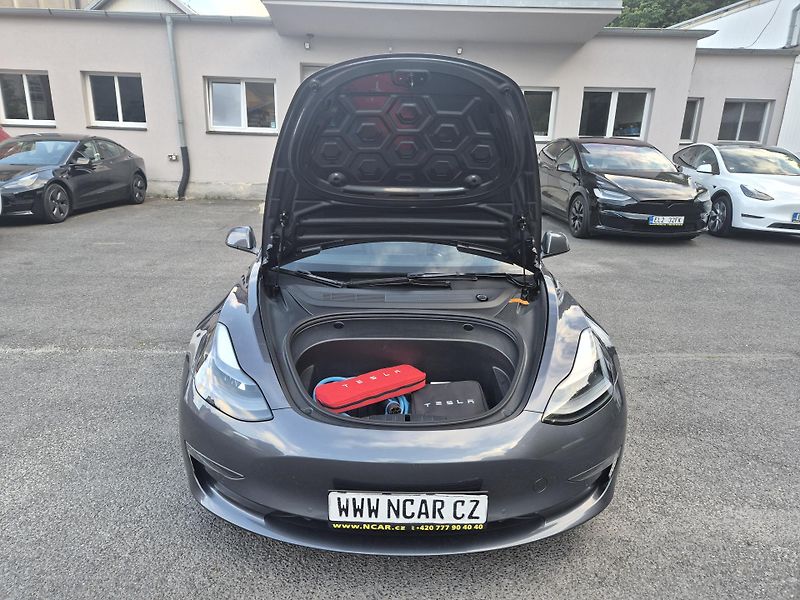 Tesla Model 3 LONG RANGE DUAL MOTOR 91,4% - fotka 18 z 49