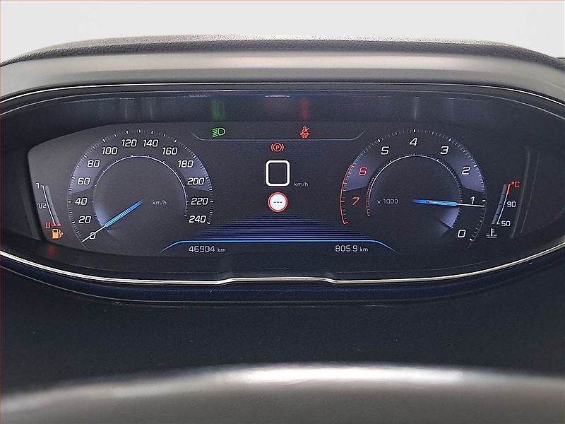 Peugeot 3008 (2019) 1.2 PureTech, ČR,1.maj - fotka 11 z 16