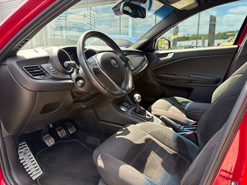 Alfa Romeo Giulietta 1.4 T Multiair 120k Sprint - fotka 5 z 9