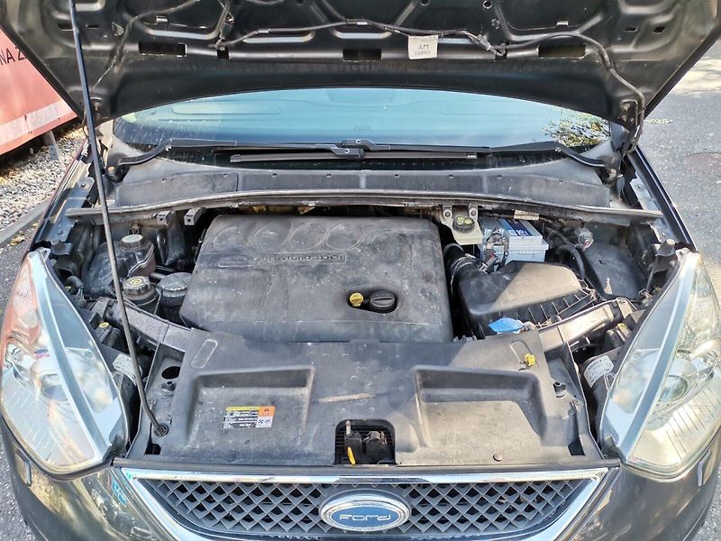 Ford Galaxy (2009) 2.0TDCi 103kw GHIA Panor. ČR - fotka 21 z 30