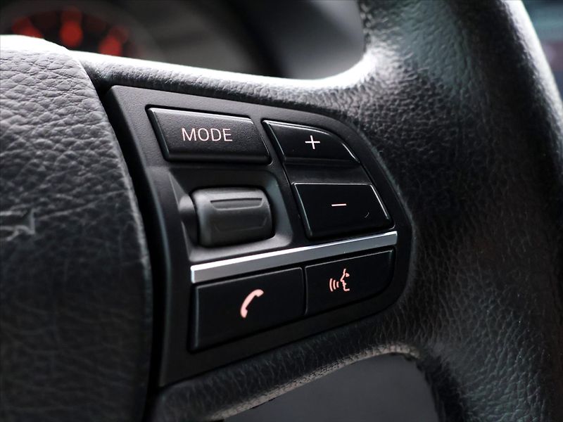 BMW Řada 5 3,0 535i 225kW Aut.klima Kůže - fotka 23 z 41
