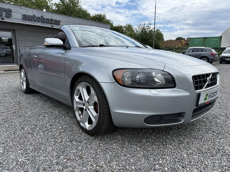 Volvo C70 2.4 D5 132kW Automat ČR - fotka 3 z 15
