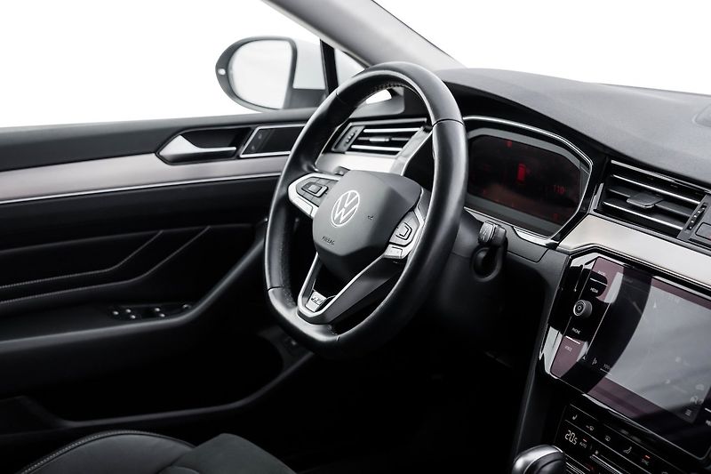 Volkswagen Passat TDI 4M 147kW R-Line - fotka 19 z 21