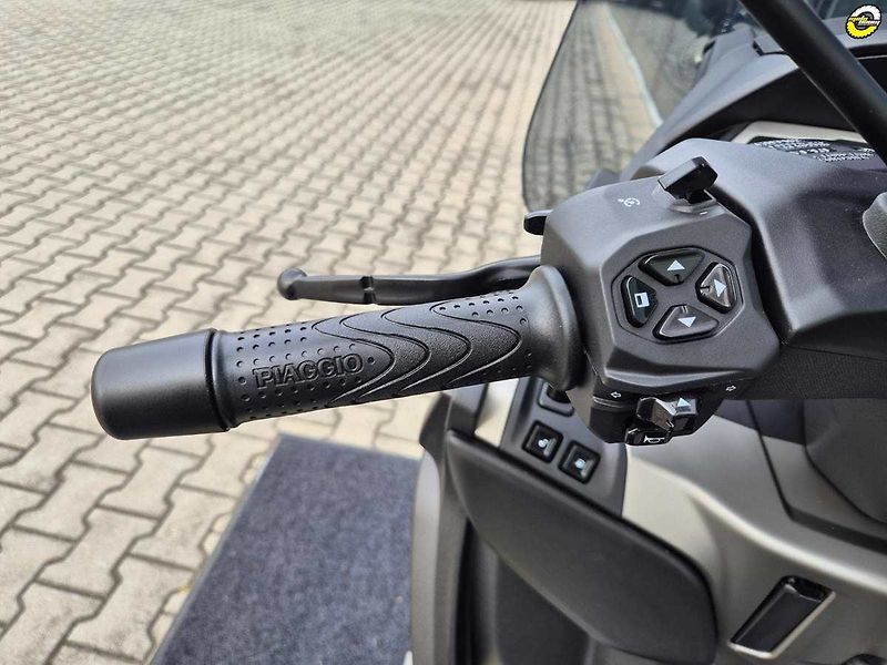 Piaggio MP3 530 Exclusive (2026) E5+ - fotka 21 z 26